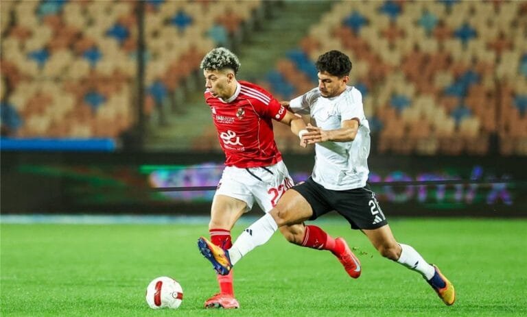 Al Ahly narrowly overcomes El Gouna and seizes second place in the Egyptian league standings.