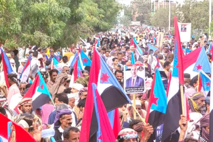 أبين تزلزل الأرض بـمليونية الثبات والوفاء.. وتفويض مطلق للزبيدي