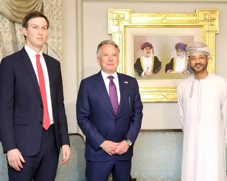 أكسيوس: لقاء مباشر جمع مستشاري ترامب ووزير الخارجية الإيراني في مسقط