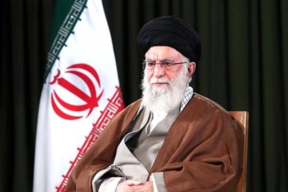 إخلاء المرشد الإيراني إلى مكان آمن خارج طهران