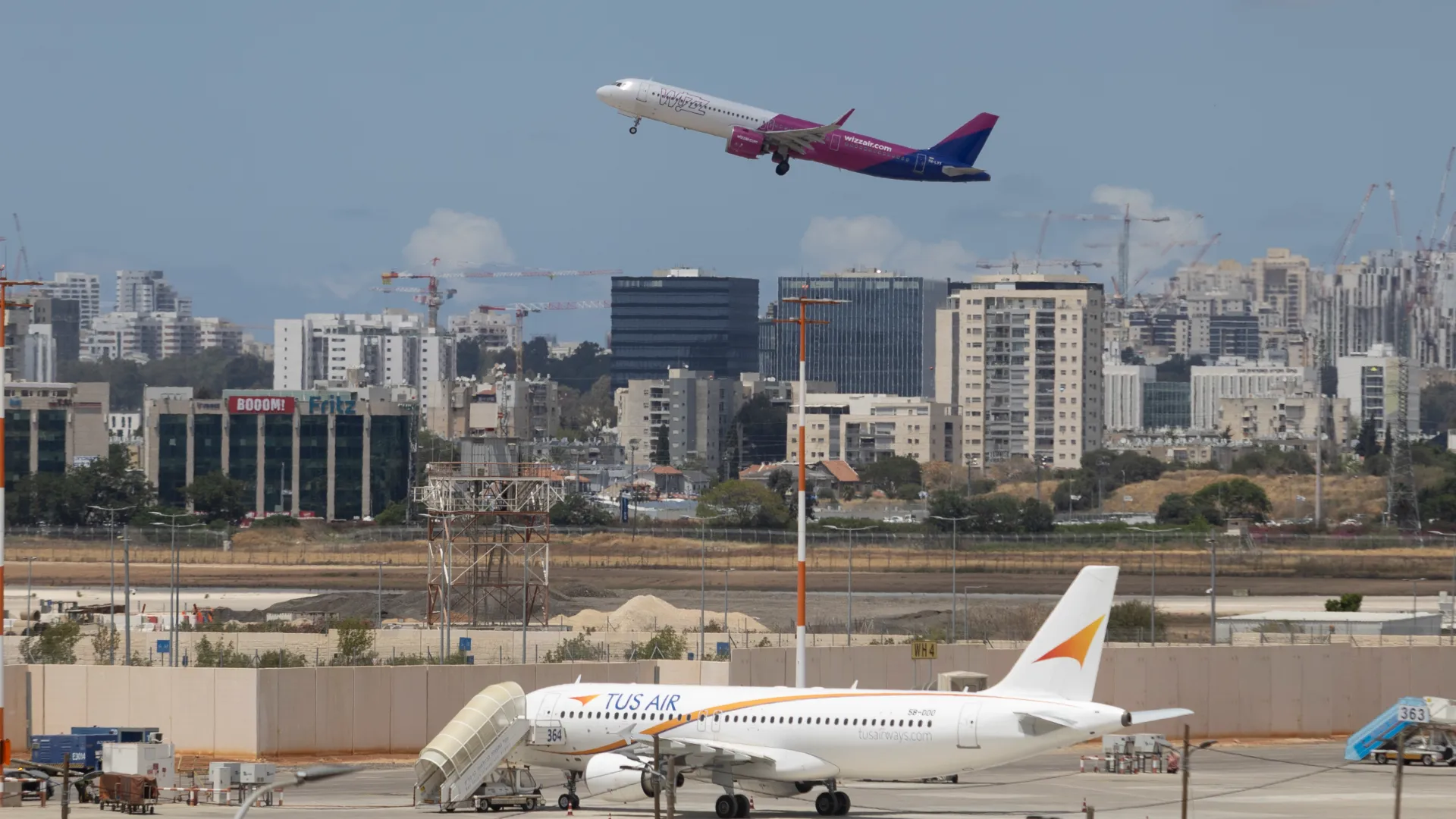 A storm disrupts travel; Air India cancels flights to America and temporarily suspends travel.