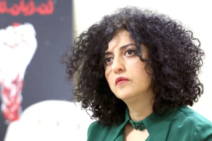 إيران تصدر حكمًا بالسجن 7 سنوات ونصف ضد ناشطة حقوق المرأة ونوبل السلام نرجس محمدي