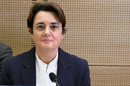 Louvre director resigns months after major theftاستقالة رئيسة متحف اللوفر بعد أشهر من سرقة كبرى