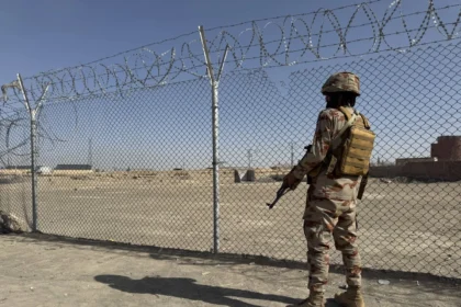 اشتباكات دامية على الحدود.. الجيش الأفغانى يعلن مقتل 55 جنديًا باكستانيًا