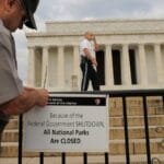 واشنطن بوست: شلل سياسى فى واشنطن.. الإغلاق الجزئى للحكومة بسبب صراع تمويل الهجرة