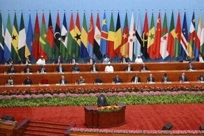 الاتحاد الإفريقي يحافظ على تجميد عضوية السودان ويطالب بهدنة إنسانية