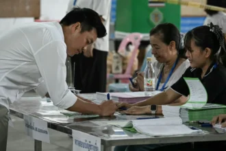 تايلاند تنطلق نحو صناديق الاقتراع وسط رهانات على الإقبال الشعبي وتحولات مفاجئة في الخريطة السياسية