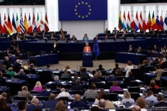 البرلمان الأوروبي يحظر أدوات الذكاء الاصطناعي على أجهزته الرسمية