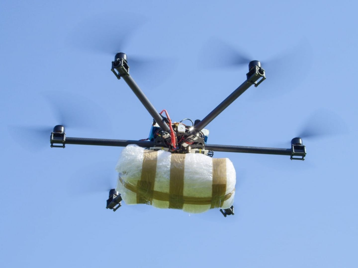 The Jordanian army shoots down a drone carrying drugs on the kingdom’s western border.