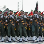 An Iranian newspaper calls for the integration of the army and the Revolutionary Guard: It is time to end the "overlapping roles" and exorbitant costs.