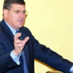 تحذير نارى يشعل الجدل.. سكوت ريتر: حاملة الطائرات أبراهام لينكولن قد تتحول إلى "بطة جالسة" أمام إيران