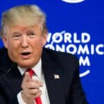 بعد وصفها بالغبية.. ترامب يشن هجومًا جديدًا على مراسلة CNN: "لا تبتسم!"