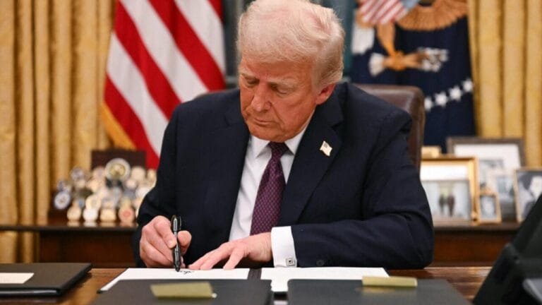 ترامب يأمر وزارة الأمن الداخلي بعدم التدخل في احتجاجات المدن الديمقراطية وسط جدل واسع