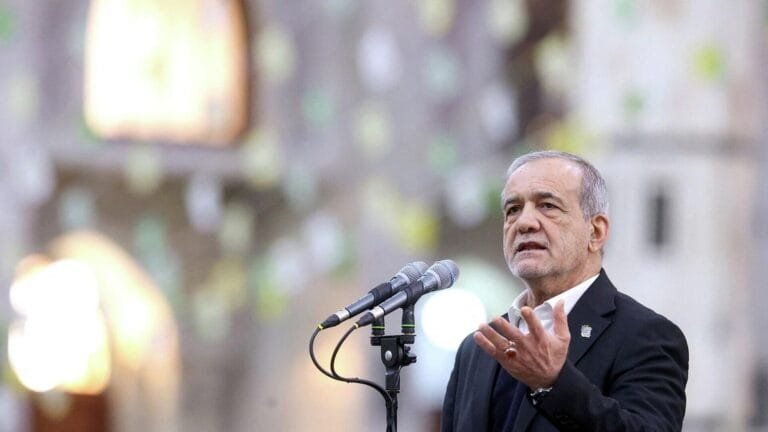 Iran denies possessing nuclear weapons and opens the doors to full international inspections.