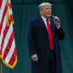 ترامب: سأشارك "بشكل غير مباشر" في محادثات جنيف.. وواشنطن تلوح بـ "حملة مطولة" ضد إيران