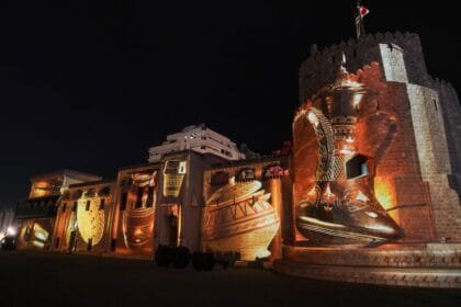 "مهرجان أضواء الشارقة" يحوّل معالم الإمارة إلى لوحات تحكي نبض الانتماء