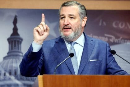 تيد كروز يخير قادة إيران: "التنحي الطوعي" أو "الإزالة بالقوة" على غرار مادورو