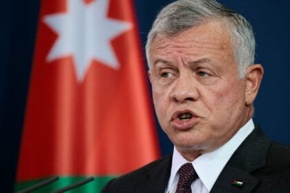 King Abdullah II heads to London to discuss regional developments and chair the "Aqaba Meetings".