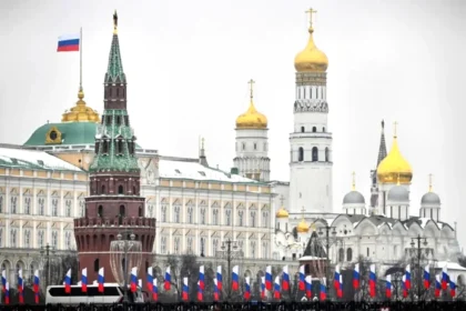 الكرملين: سنواصل تطوير علاقاتنا مع أرمينيا وأذربيجان بعد زيارة فانس