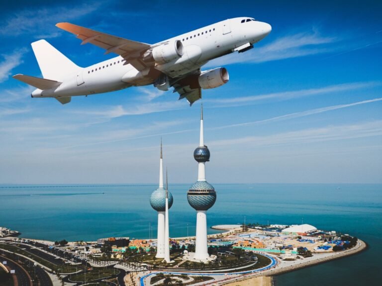 الكويت تتصدى لصواريخ جوية وتغلق أجواءها مؤقتًا كإجراء احترازي