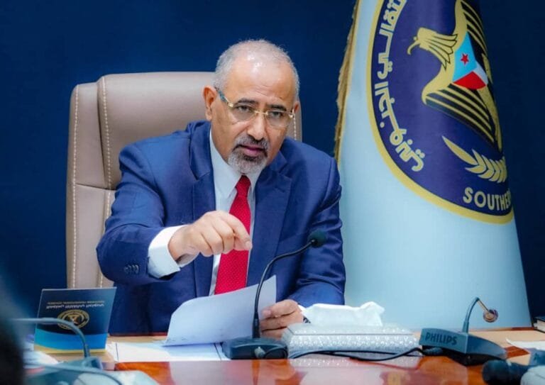 بمشاركة الزبيدي… عمرو البيض يكشف من بريطانيا: السعودية اشترطت "الخروج النهائي" للجنوبيين من حضرموت