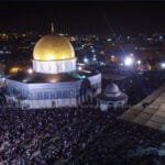 60 ألف مصلٍ يؤدون صلاتى العشاء والتراويح فى المسجد الأقصى وسط أجواء روحانية مهيبة