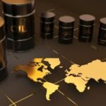 النفط يقفز 3% مع تمديد المحادثات النووية وترقب اضطرابات الإمدادات