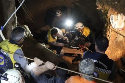 نهاية مأساوية لرحلة تنقيب.. انتشال 4 جثث من حفرة عميقة فى جبلة السورية