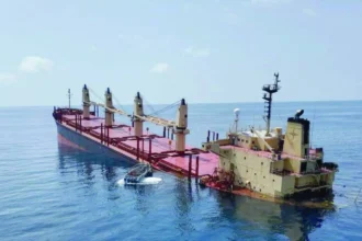 British agency: Exchange of fire between a ship and a boat off the coast of Aden
