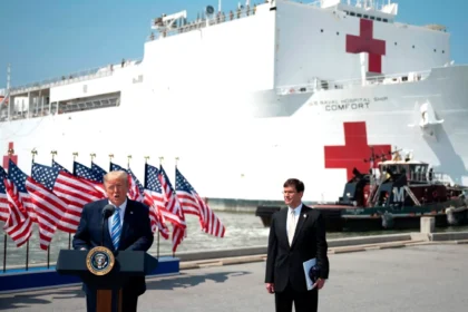 ترامب يعتزم إرسال سفينة طبية إلى جرينلاند