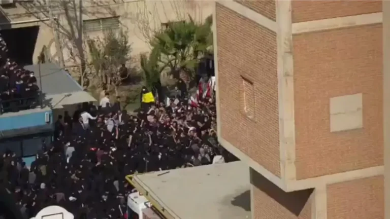 تحركات احتجاجية في جامعات إيرانية لليوم الثاني على التوالي