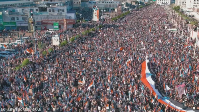 Thousands of citizens in southern Yemen gather to renew the popular mandate of the Southern Transitional Council