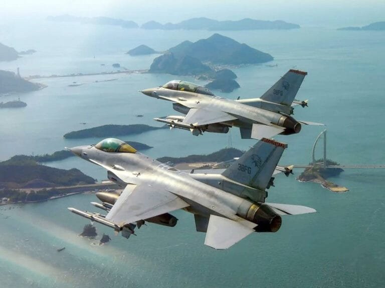 توتر في البحر الأصفر.. مقاتلات أمريكية وصينية في مواجهة خاطفة دون إطلاق نار