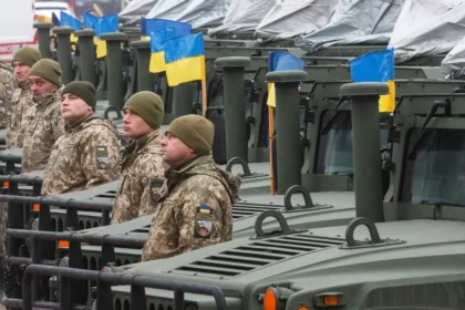 حلف شمال الأطلسي يخصص مئات الملايين لدعم شراء أسلحة أمريكية لأوكرانيا