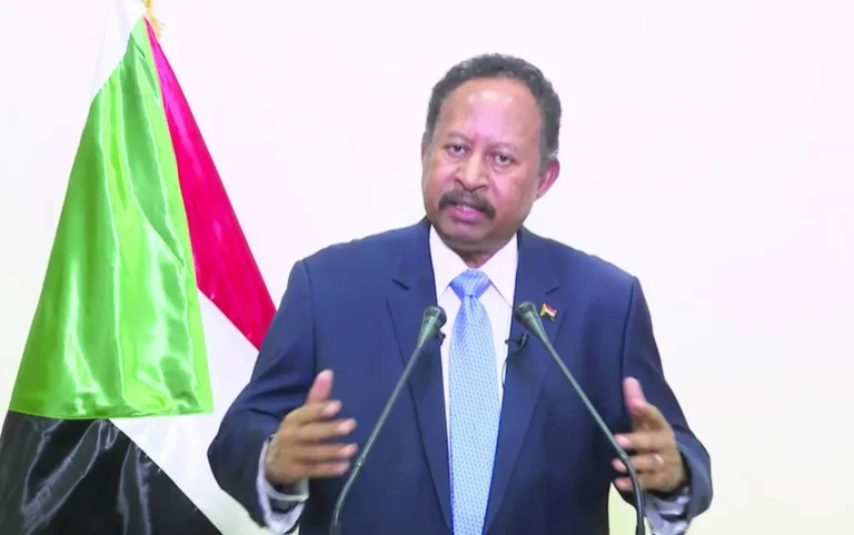 حمدوك من قمة أديس أبابا الإخوان معرقل السلام الأول