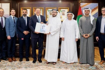 "ديوا" تبحث تعزيز التعاون مع "فيرست بابليك  هيدروجين" و"معهد EPRI الأمريكي"