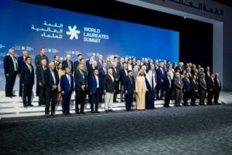 رئيس الدولة ومحمد بن راشد يفتتحان القمة العالمية للعلماء بمشاركة أكثر من 100 حائز على نوبل