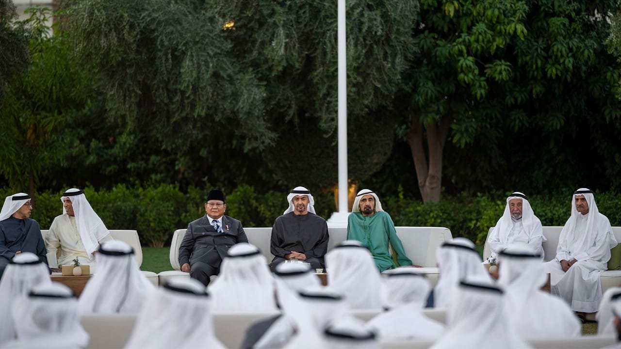 The President of the UAE receives the Rulers of the Emirates and the Crown Prince of Indonesia on the occasion of Ramadan