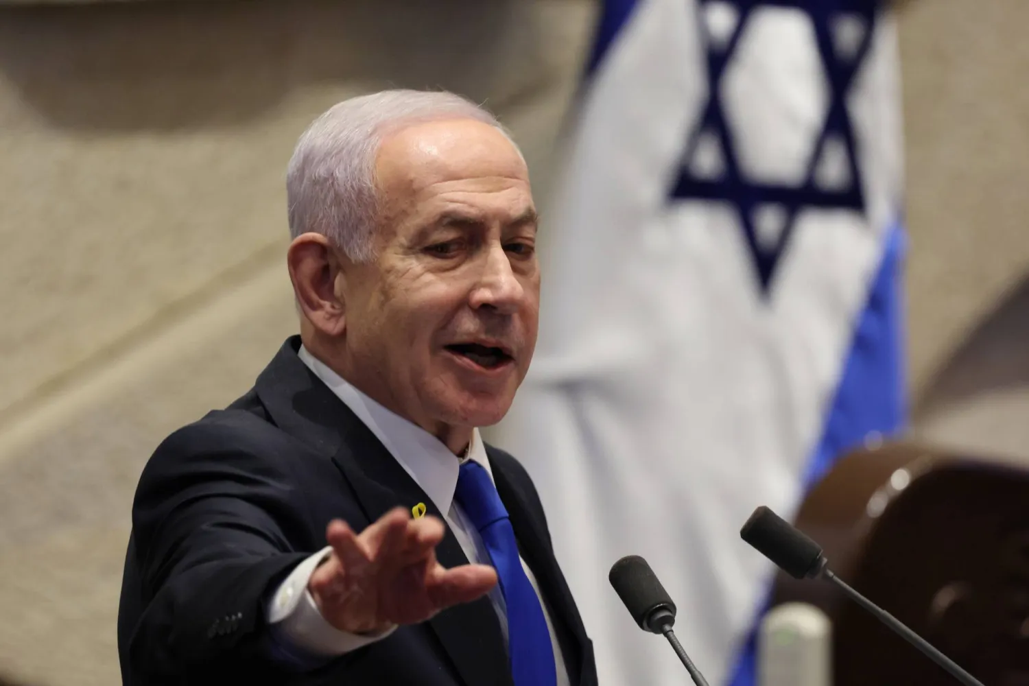 Netanyahu threatens Iran with an “unimaginable” response and calls on Israelis to close ranks.