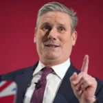 فضيحة محتملة تهز المشهد السياسى فى لندن.. تحقيقات مع حليف لستارمر بسبب استهداف صحفيين