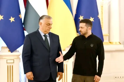 رئيس الوزراء المجري فيكتور أوربان مع رئيس أوكرانيا زيلينسكي