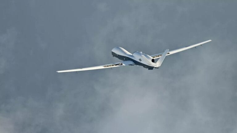 A US reconnaissance aircraft and a drone were spotted near the Iranian border.