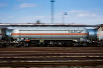 "ورقة الطاقة على الطاولة".. سلوفاكيا تهدد بوقف الكهرباء الطارئة عن أوكرانيا بسبب أزمة عبور النفط