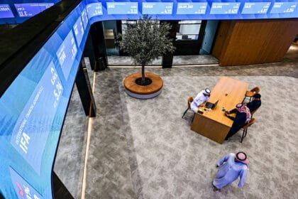 The "market" index rose 1.21%. Dubai Financial begins Ramadan trading with gains of 13 billion dirhams