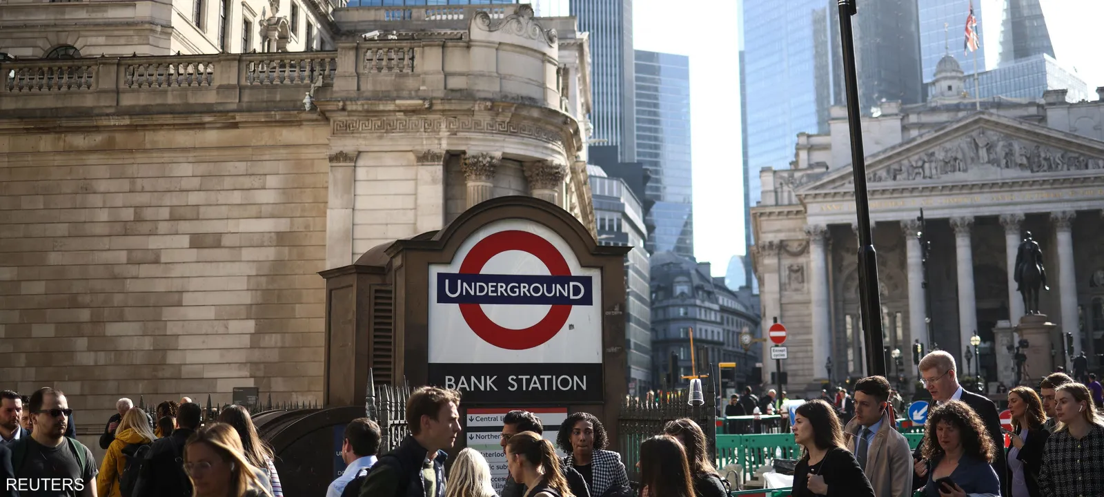 Britain is on edge… Plans to cut permanent jobs are shaking the labor market and sparking widespread concern.