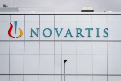 ترامب يتباهى: الرسوم الجمركية أجبرت "نوفارتس" السويسرية على توسيع استثماراتها في أمريكا