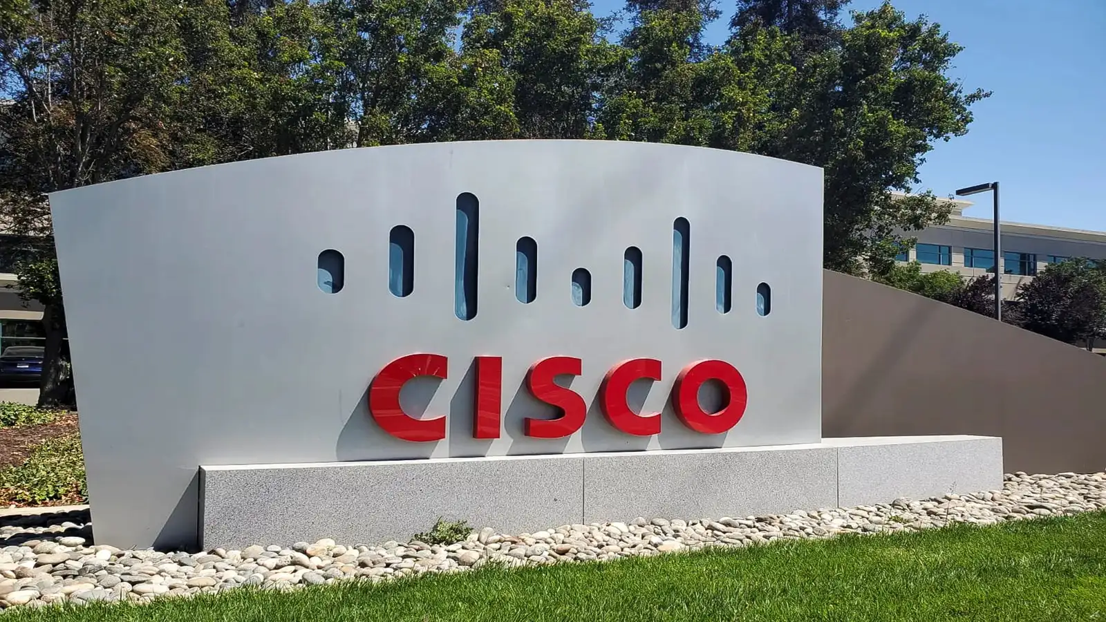 Australia hosts the first “Cisco Secure AI Factory” service center with Nvidia support.