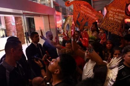 متظاهرون يحتلون محطة ميناء سانتاريم التابعة لكارجيل في البرازيل ويوقفون العمليات