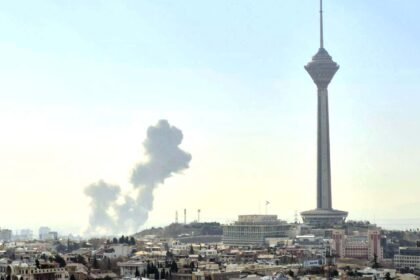 ضربة موجعة لطهران.. مقتل قادة بالحرس الثوري وشخصيات سياسية في غارات أمريكية إسرائيلية