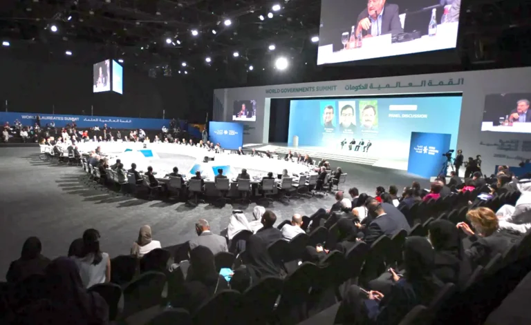 عباقرة العالم من الإمارات الذكاء الاصطناعي خيار مجتمعي